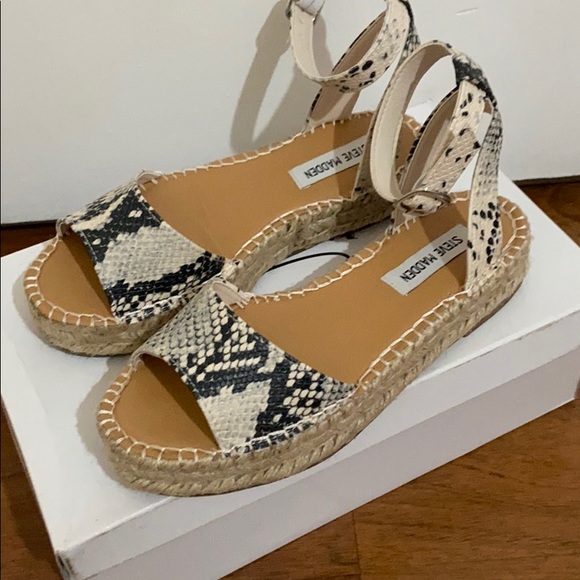Steve Madden Irys Sandals - Picture 2 of 9